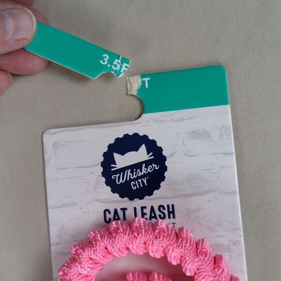 Whisker City Cat Leash Bungee Leash - Picture 3 of 6